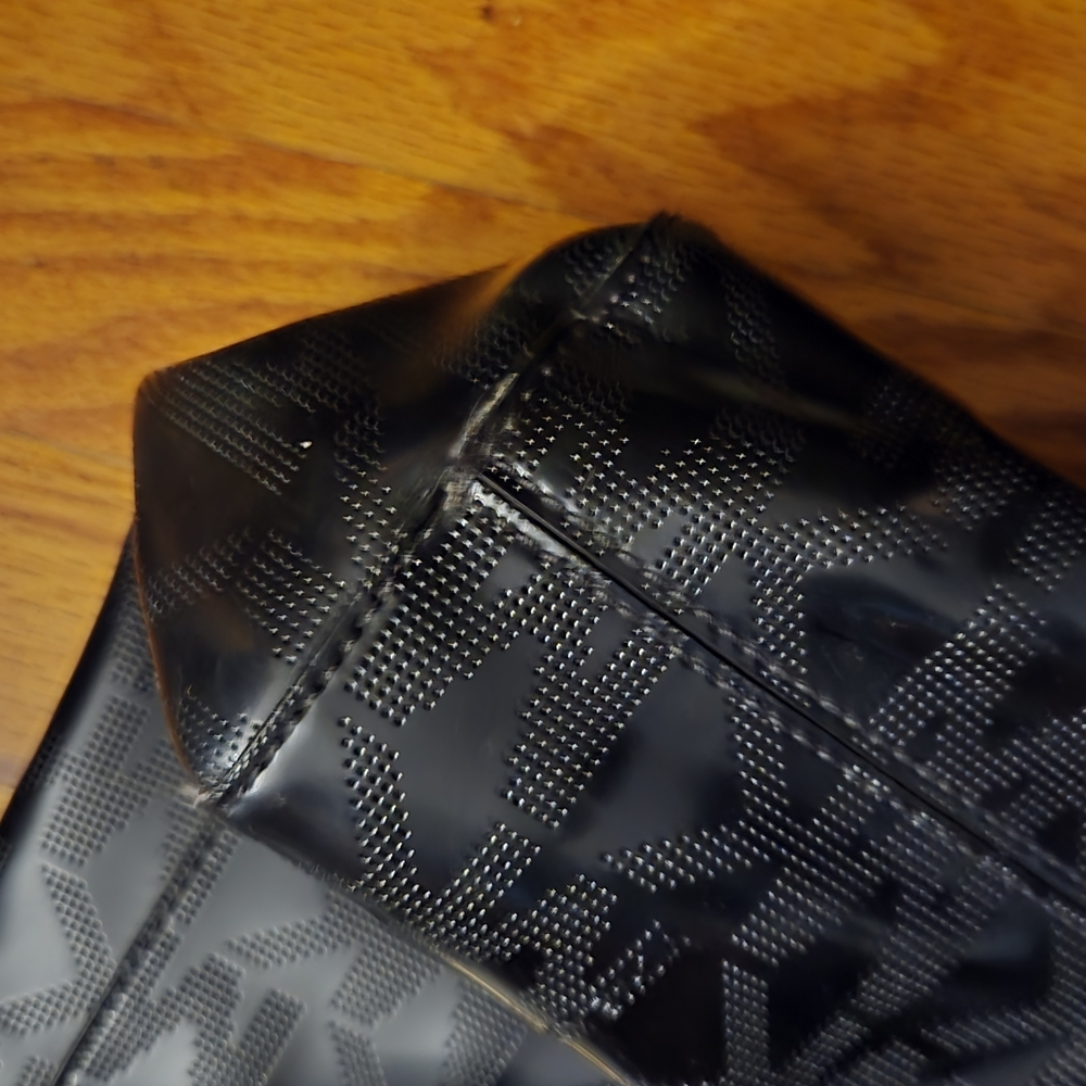 Michael Kors Black Tote Bag - Glossy looking material see photo - Picture 4 of 6